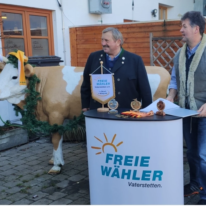 Siegerehrung mit Altbürgermeister Georg Reitsberger