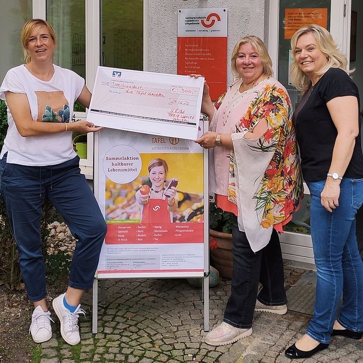 Spendenübergabe an Tafel Vaterstetten