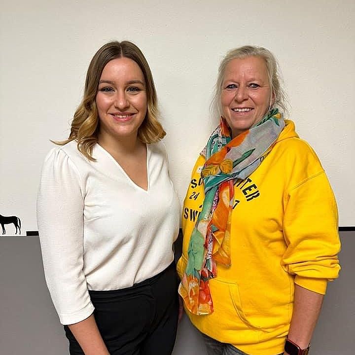 Maria Hörtrich (l., Direktkandidatin Landtag), Dr. Bianca Dusi-Färber (r., Direktkandidatin Bezirkstag)